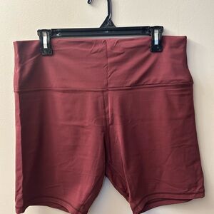 Lululemon women’s size 16 align HR short 8”